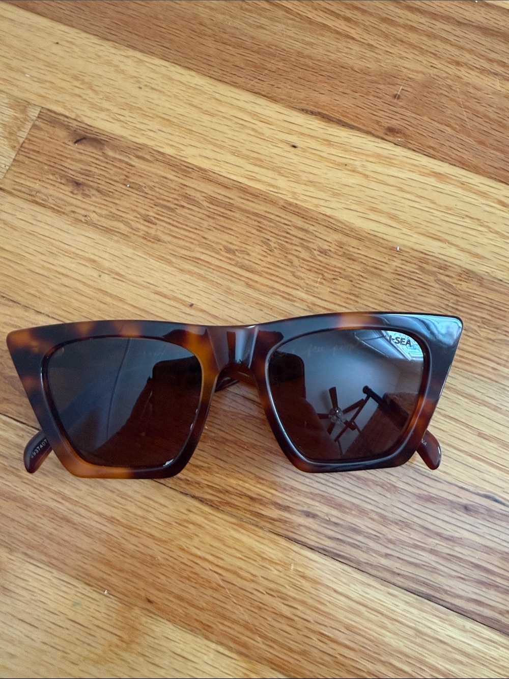 I-SEA x Free People Classic Tortoiseshell Square Sunglasses
